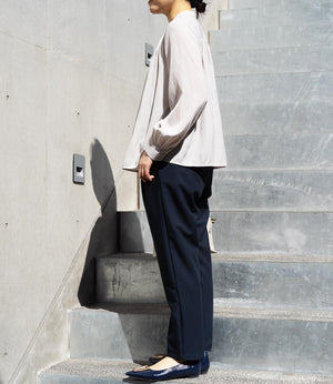 パウダーサテンギャザーブラウス