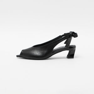 ＜SY＞ポインテッドピープトゥリボンバックベルト パンプス45●↑