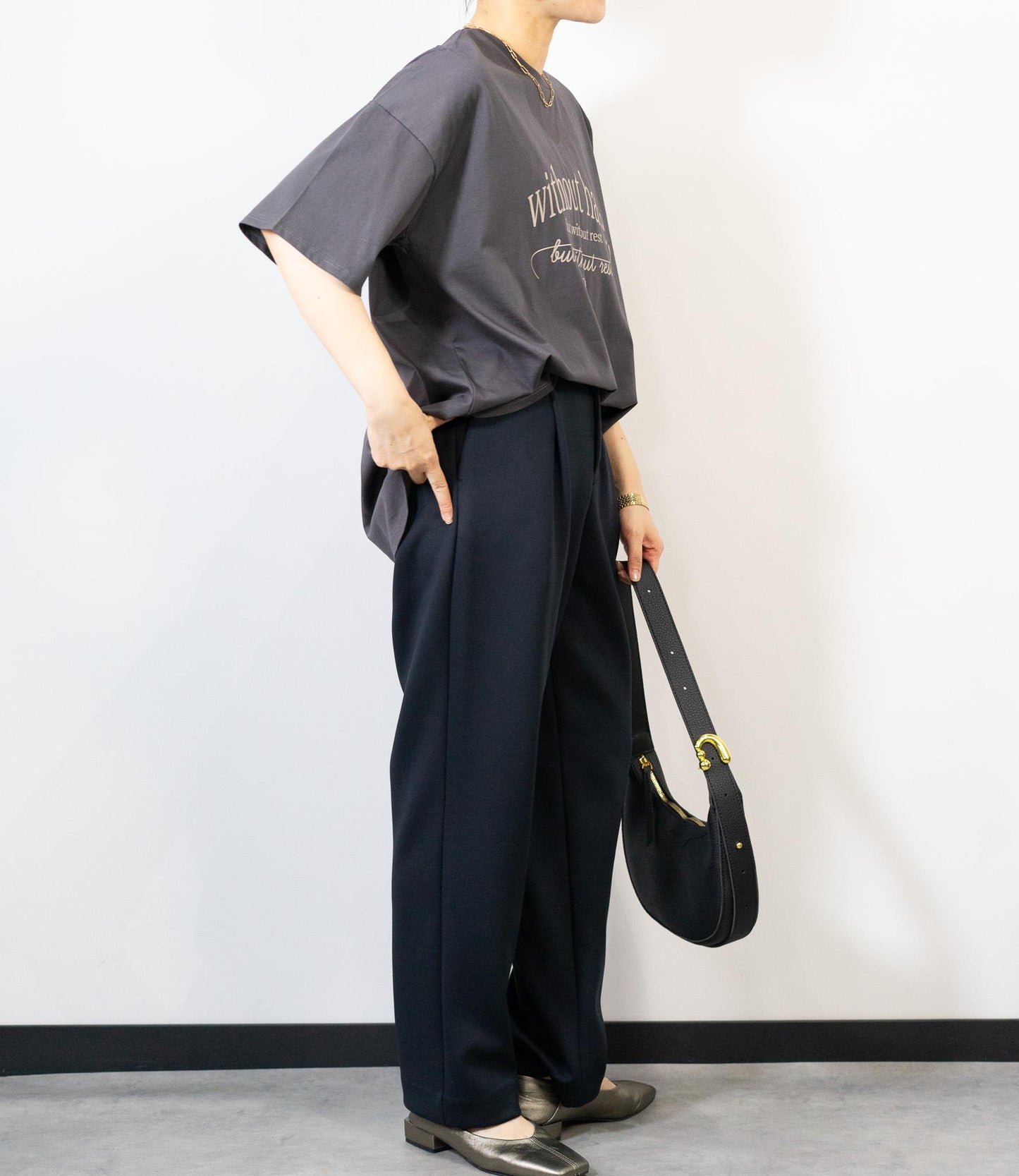 【接触冷感】エレガンスロゴTシャツ