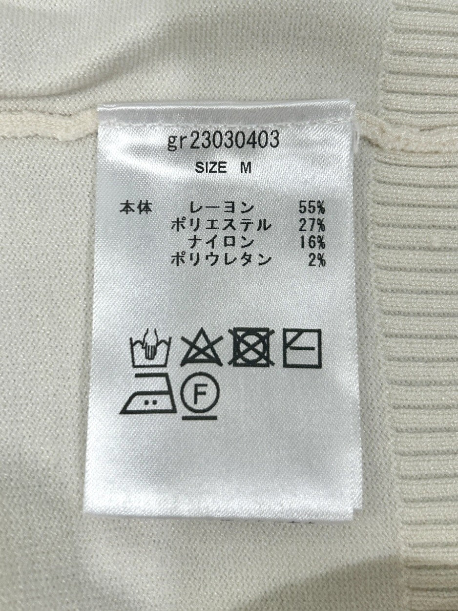 クルーネックストレートニット