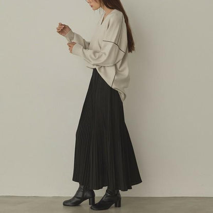 バイカラーシャープVネックニット