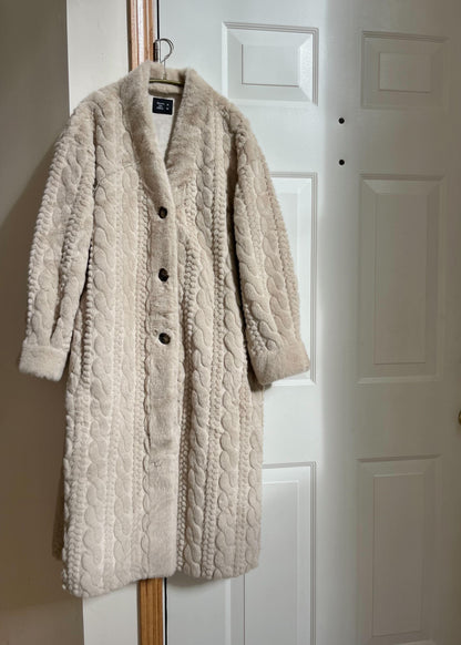 ケーブル編みエコファーロングコート