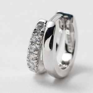 パヴェ Vシェイプ フープ ピアス