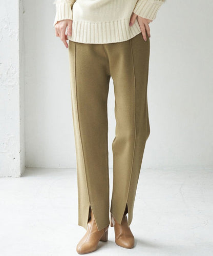 センタースリットパンツ