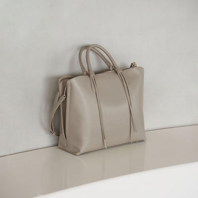 【WEB限定】2WAYタッセルハンドル A4 トートバッグ / ショルダーバッグ