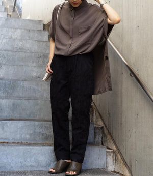 フローラルジャガードテーパードパンツ