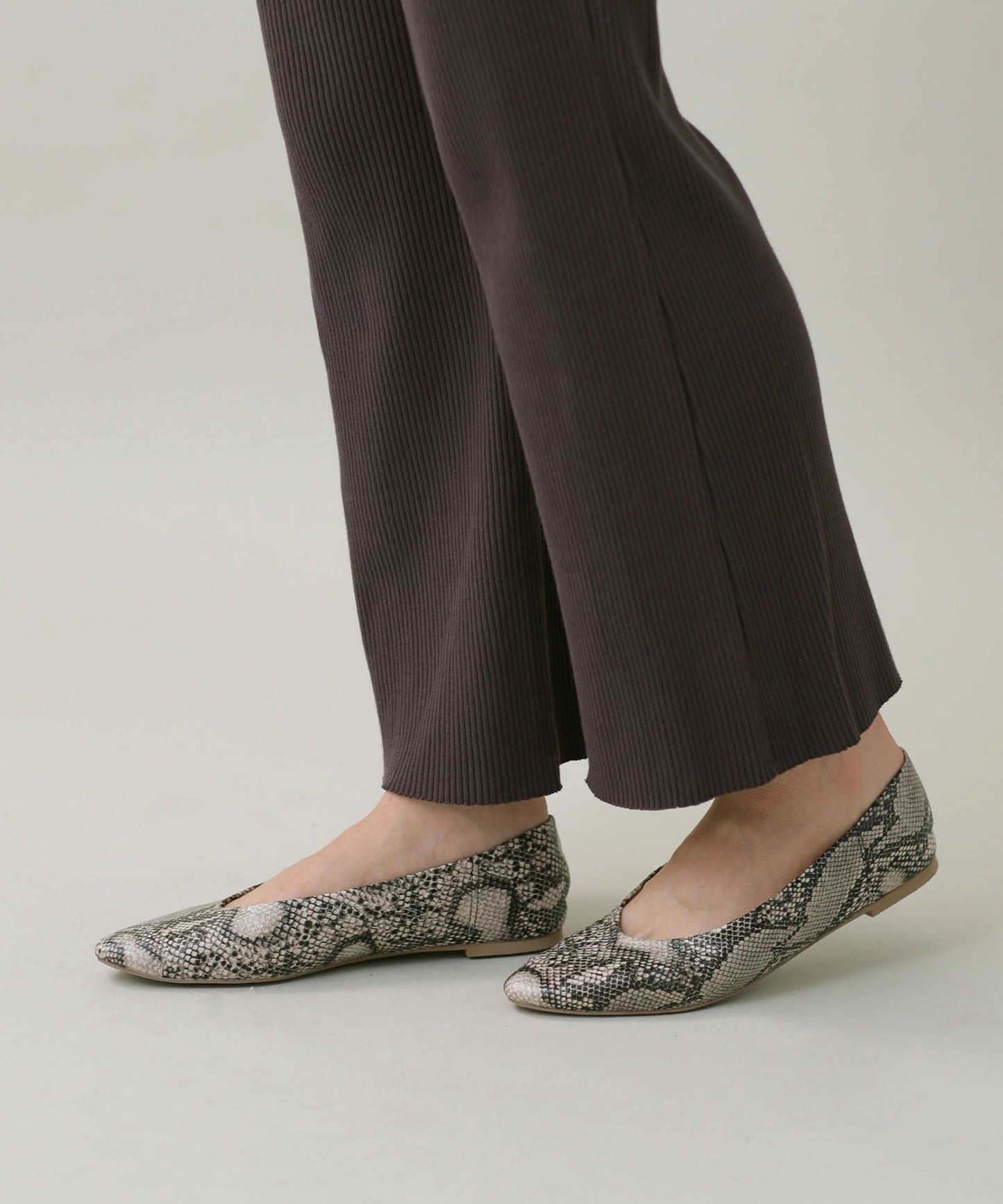 リブテレコパンツ