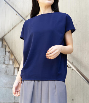 コクーンシルエットボートネックカットソー