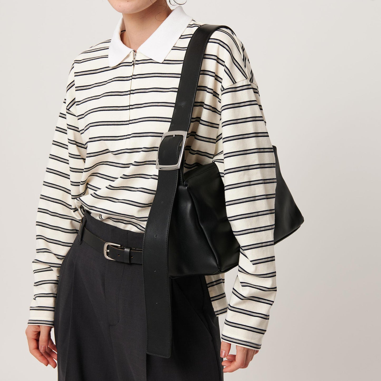 スクエア ビッグバックル ショルダーバッグ