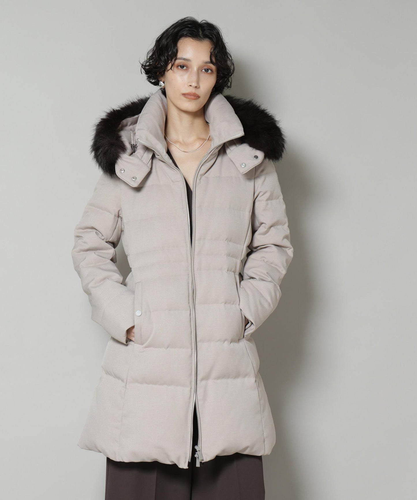 「西川ダウン(R)」サージロングダウン