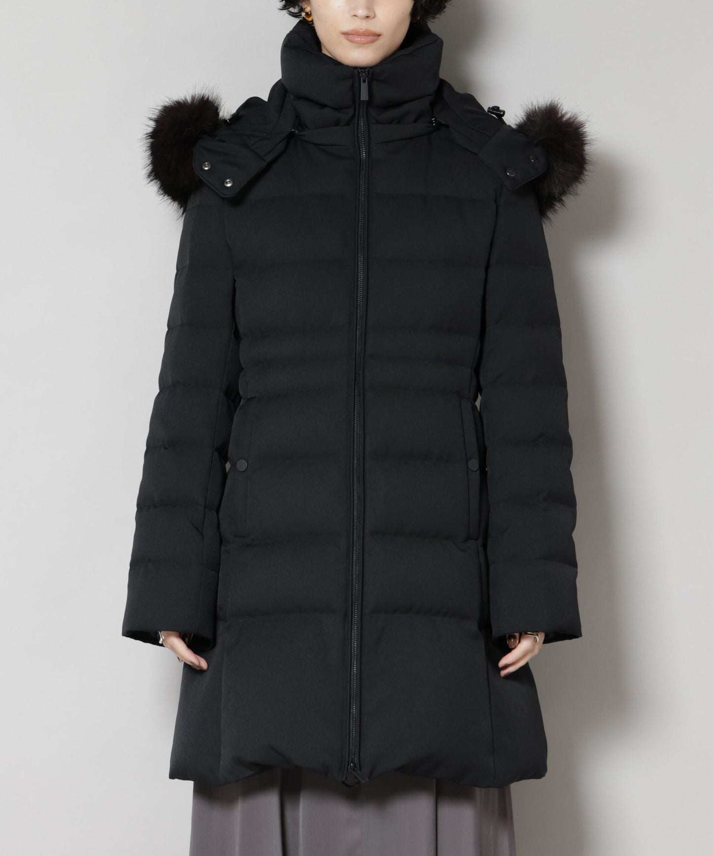 「西川ダウン(R)」サージロングダウン