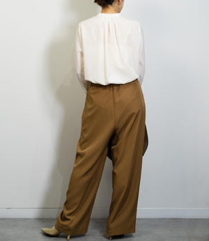 タックフレアブラウス