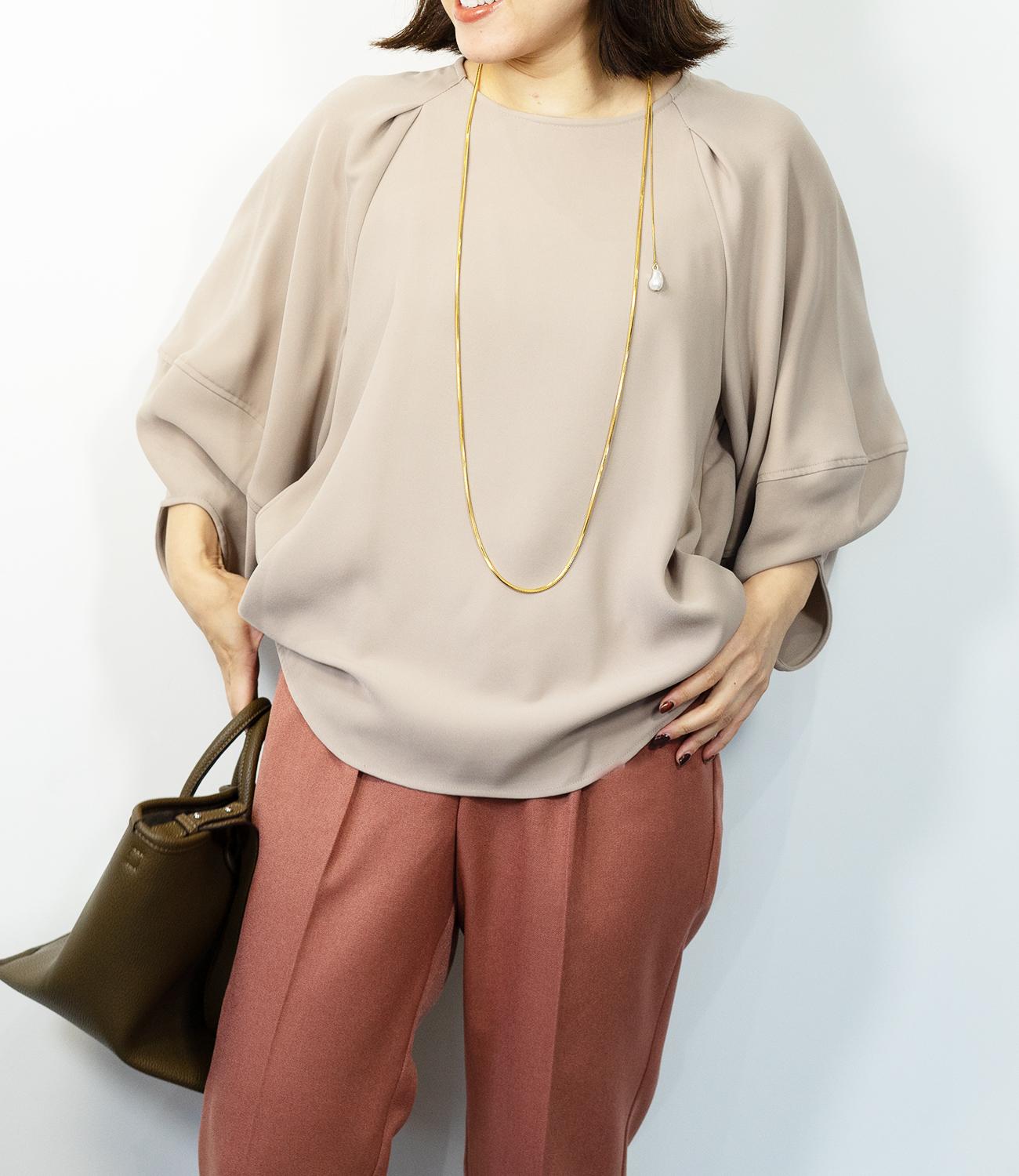 ダブルバックサテンエアリーブラウス