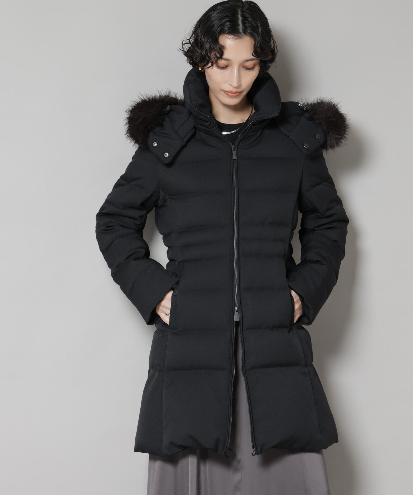 「西川ダウン(R)」サージロングダウン