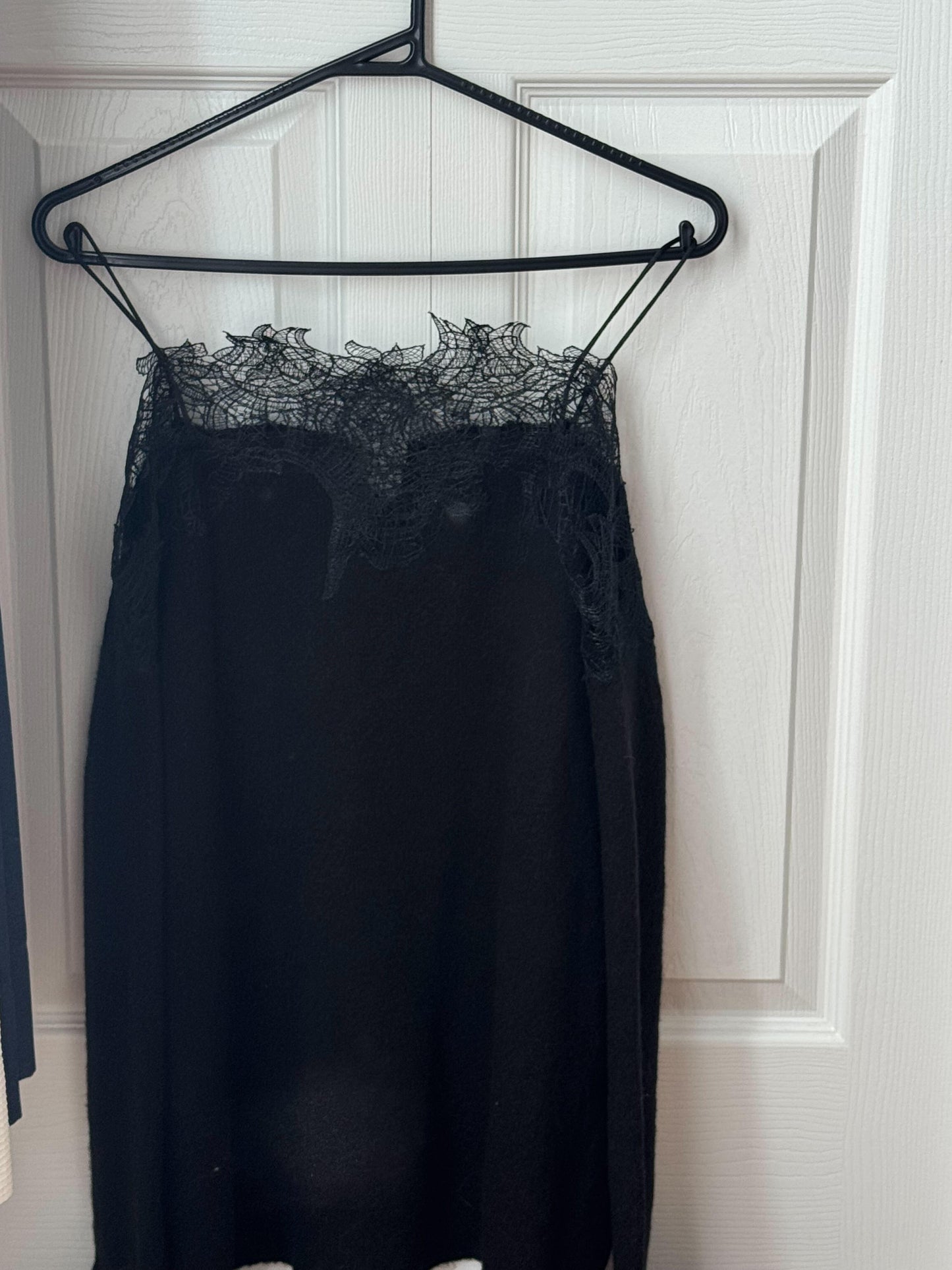 レースデザインオフショルニット