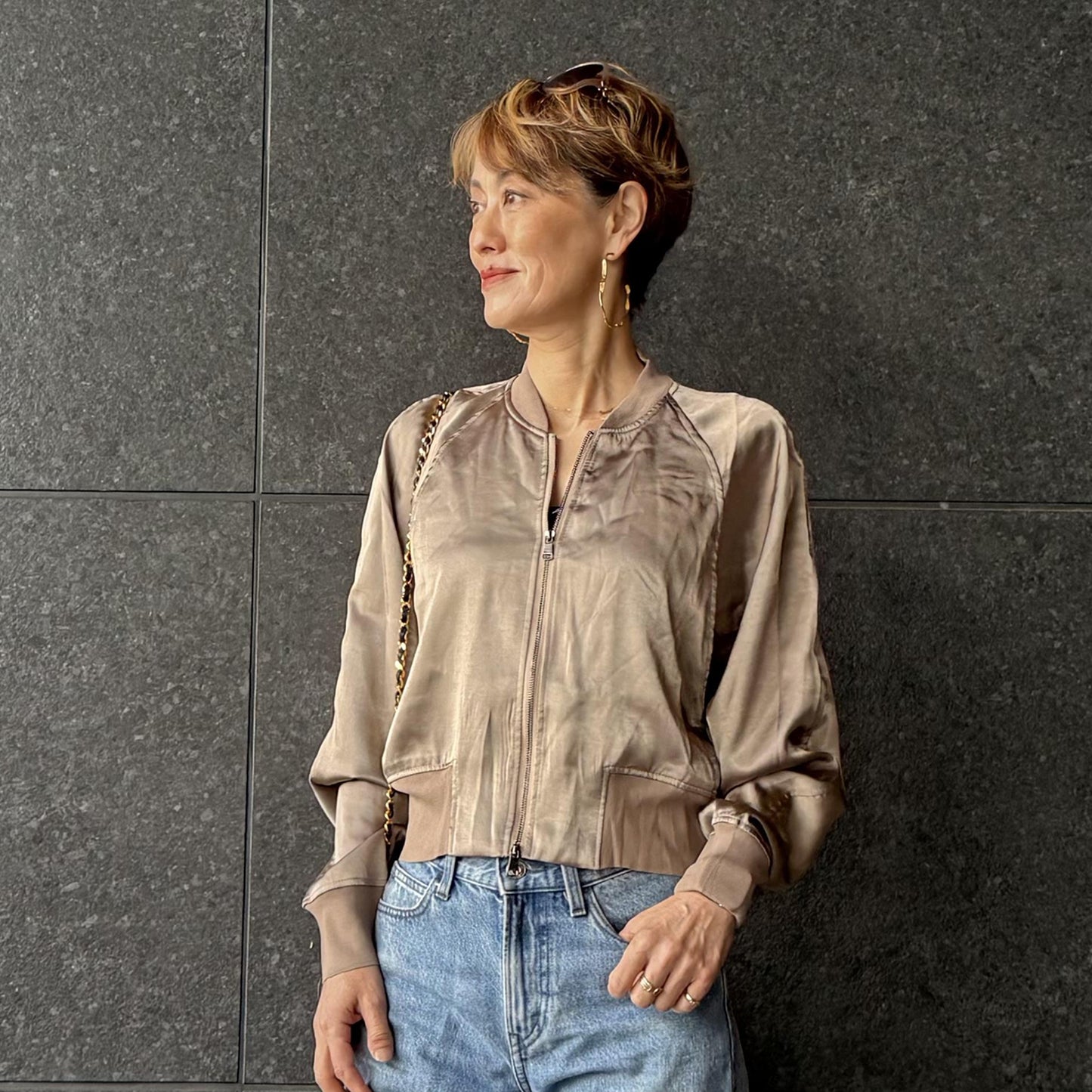 コンパクトサテンブルゾン