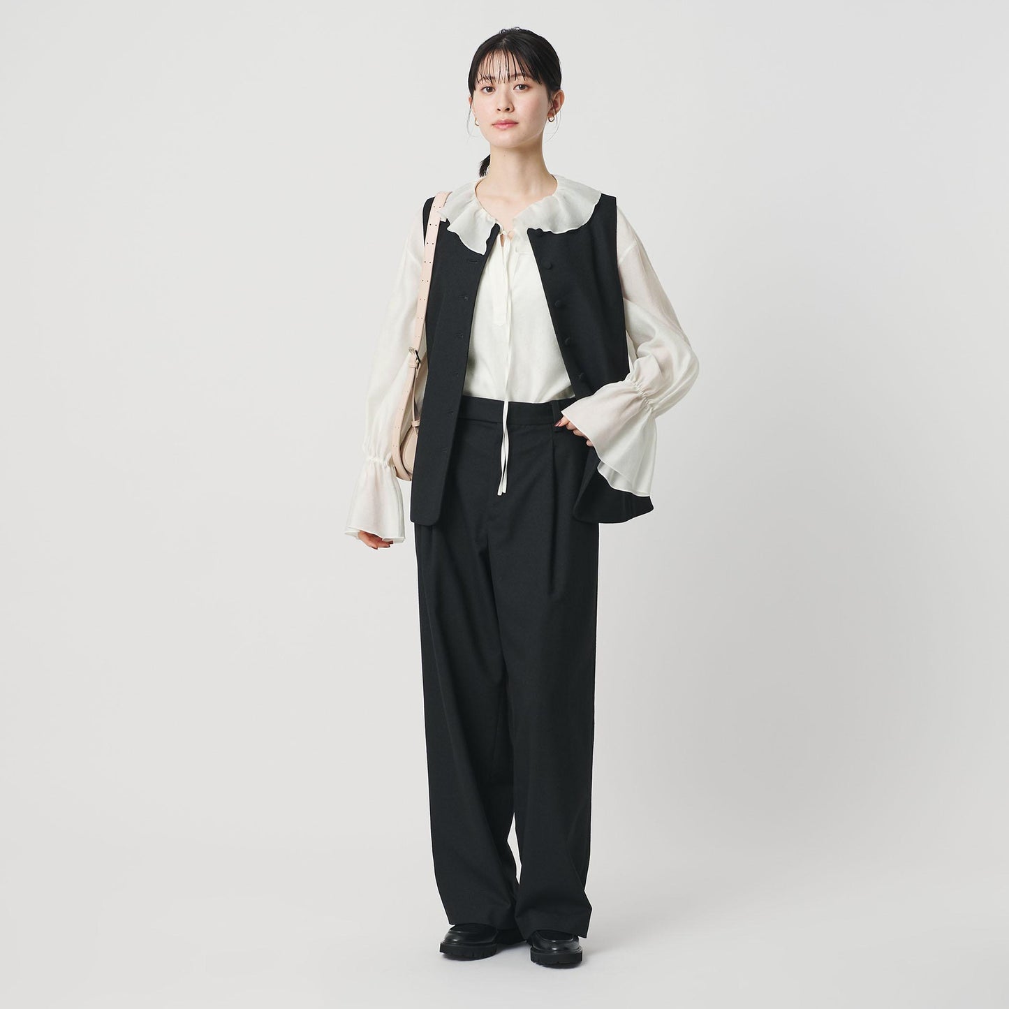 ラッフル スキッパーブラウス