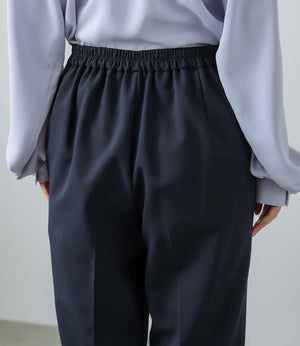ストレッチストレートテーパードパンツ