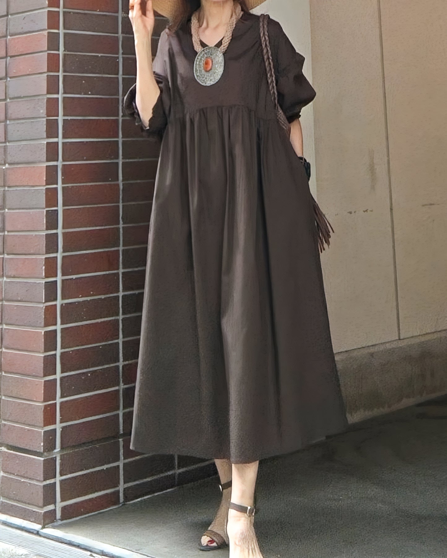 袖シャーリングVネックロングワンピース