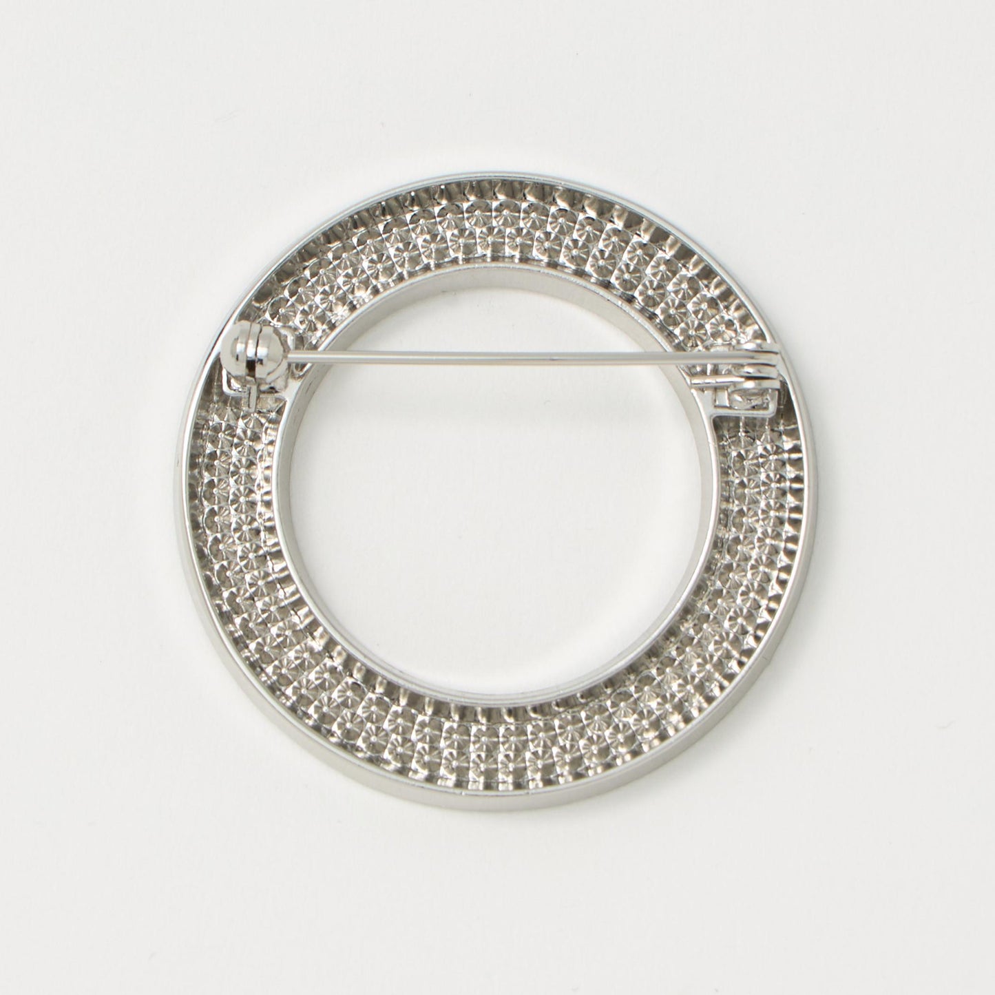 サークル ブローチ