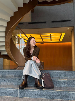 リブボタンVネックニット