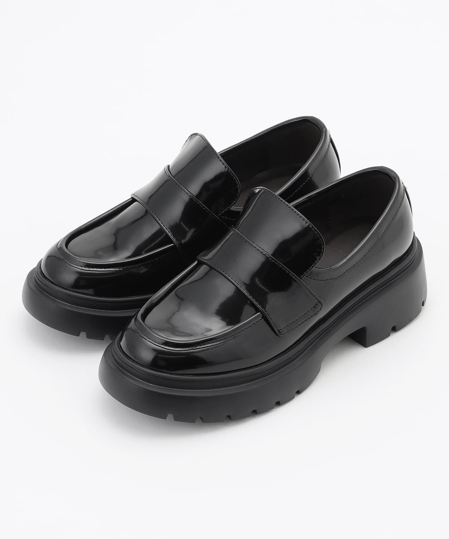 ボリュームスタッズローファー