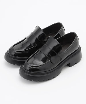 ボリュームスタッズローファー