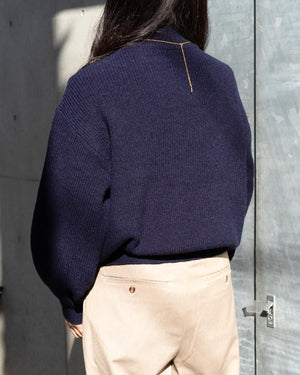 ハイネックボリュームスリーブニット