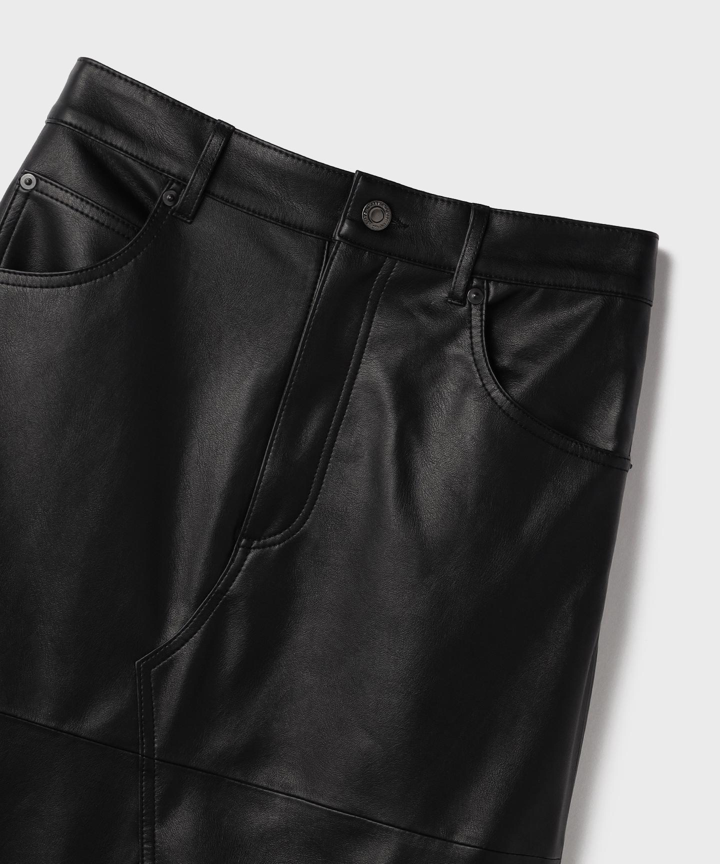 フェイクレザータイトスカート