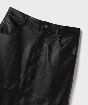 フェイクレザータイトスカート