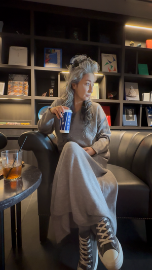 Vネックニット スカートセットアップ