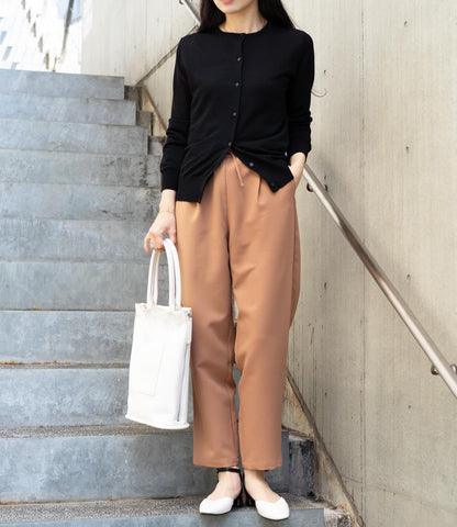 美シルエットテーパードパンツ