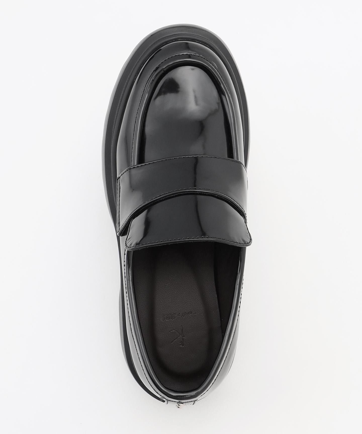 ボリュームスタッズローファー