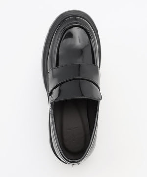 ボリュームスタッズローファー