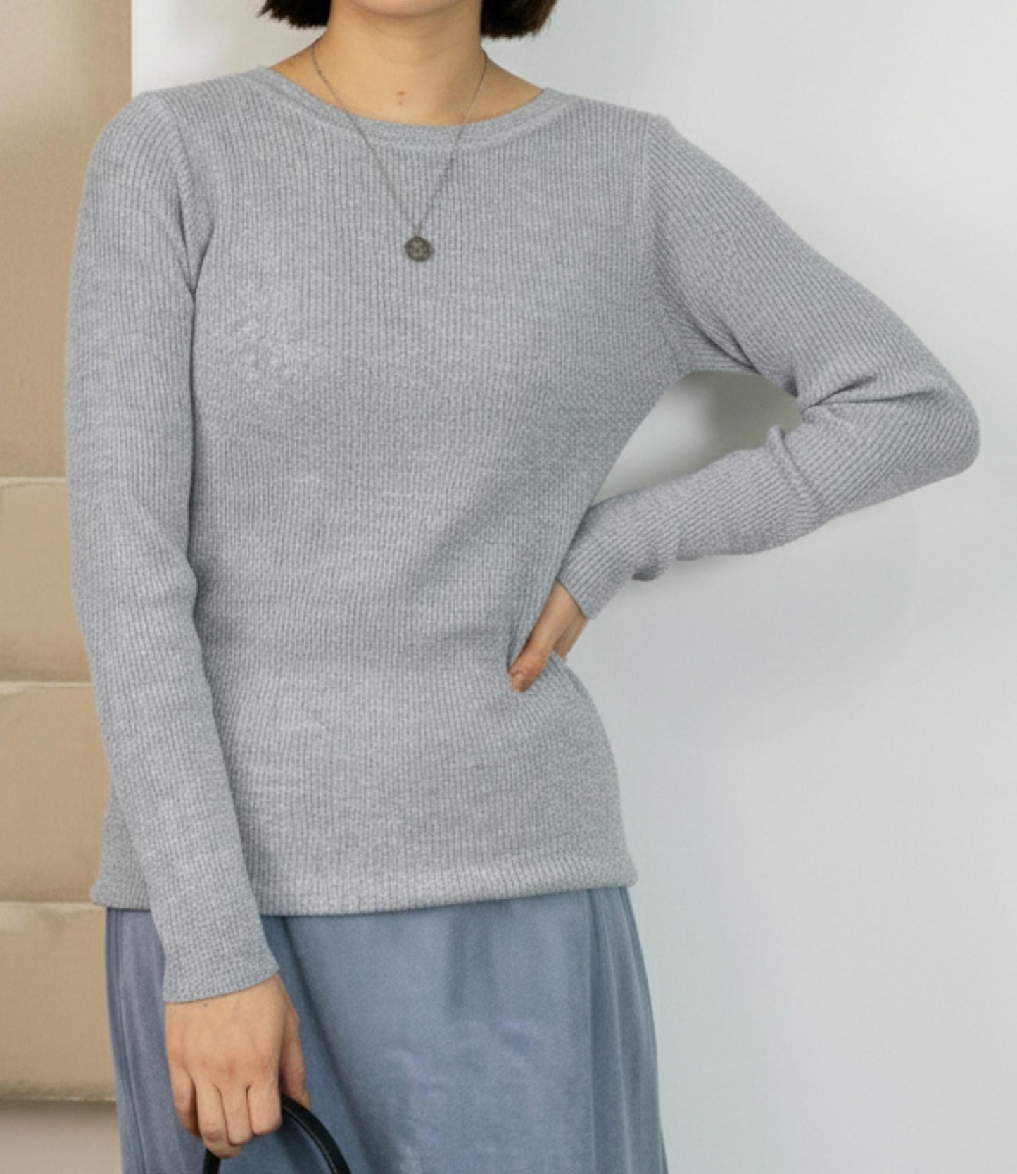 ラメリブクルーネックスリムニット