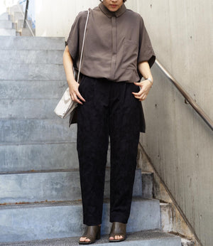 フローラルジャガードテーパードパンツ