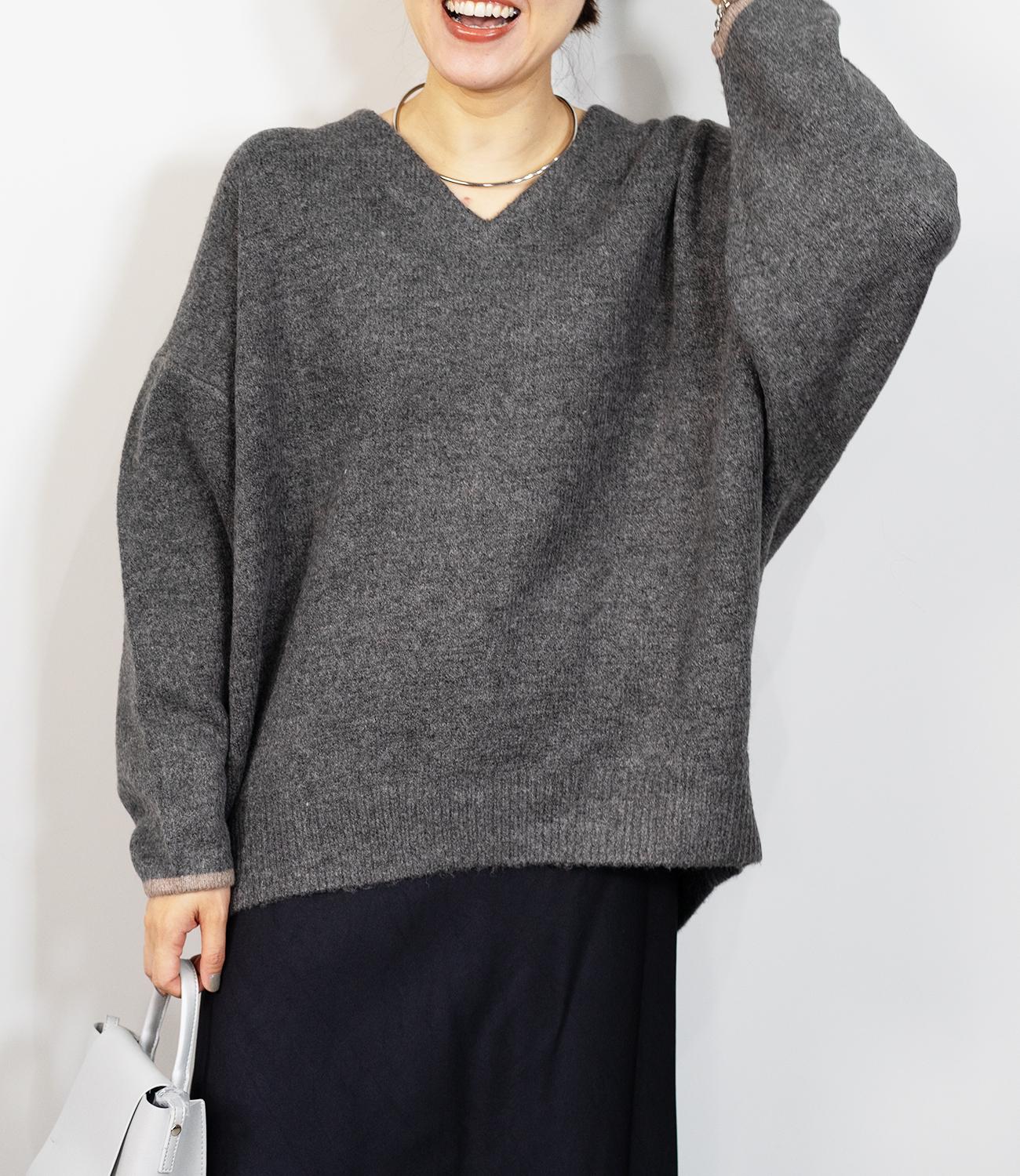 バイカラールーズVネックニット