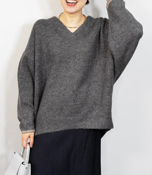 バイカラールーズVネックニット