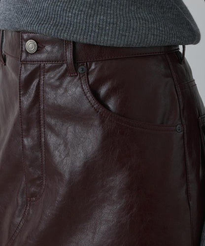 フェイクレザータイトスカート