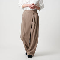 ベージュ系・BEIGE