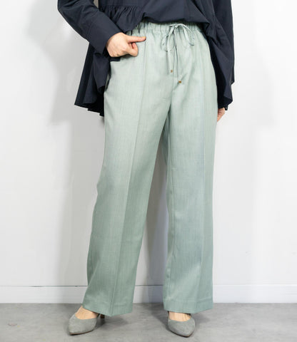 ナチュラルフレアシルエットパンツ