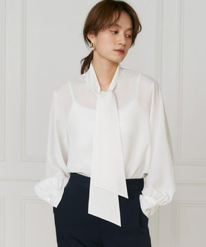 ボウタイブラウス