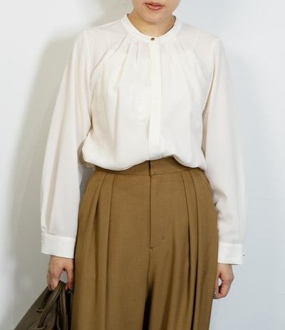 タックフレアブラウス