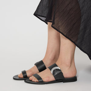 ＜MAURO de BARI＞バックル サンダル