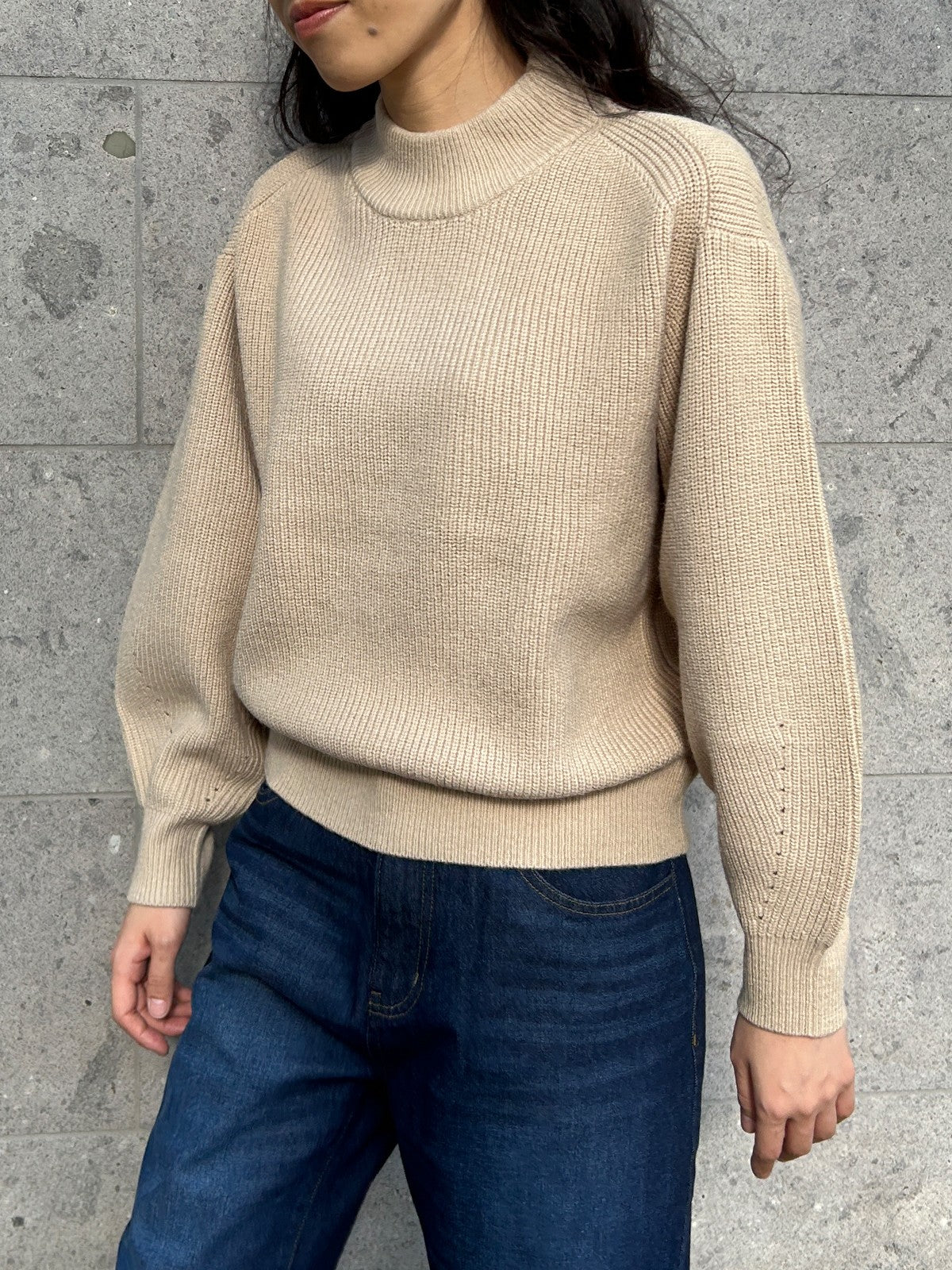 ハイネックボリュームスリーブニット