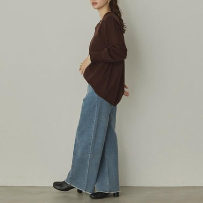 やわもちVネックニット