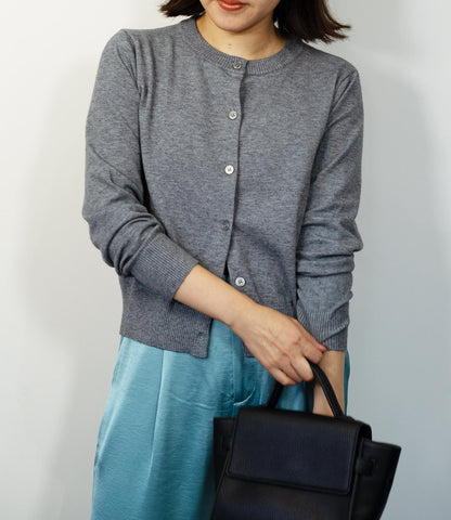 ふんわりタッチクルーネックカーディガン