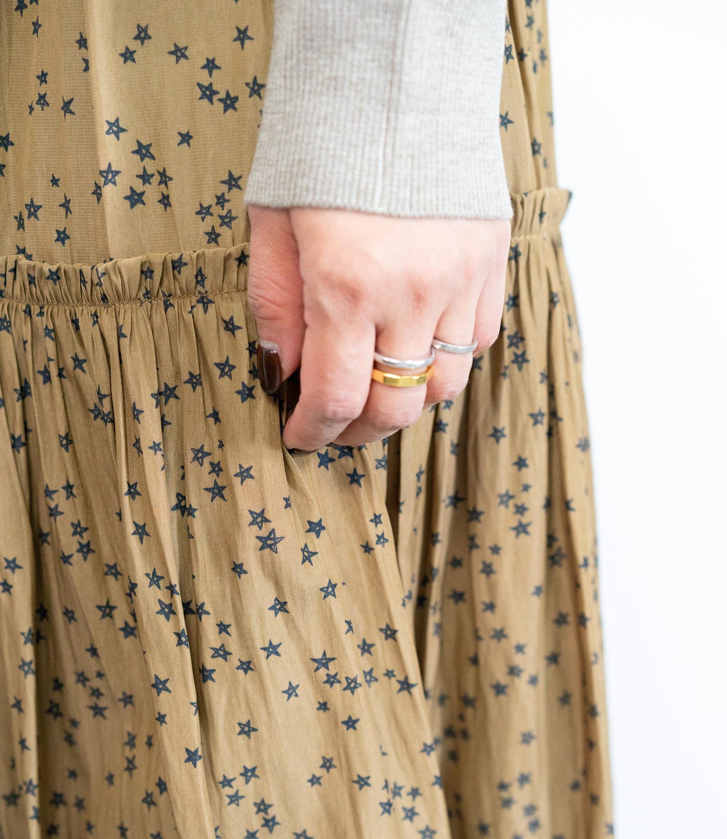 シャイニーティアードスカート