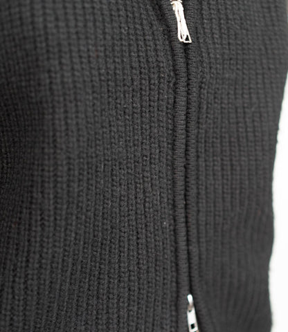 ラグランハイネックニット