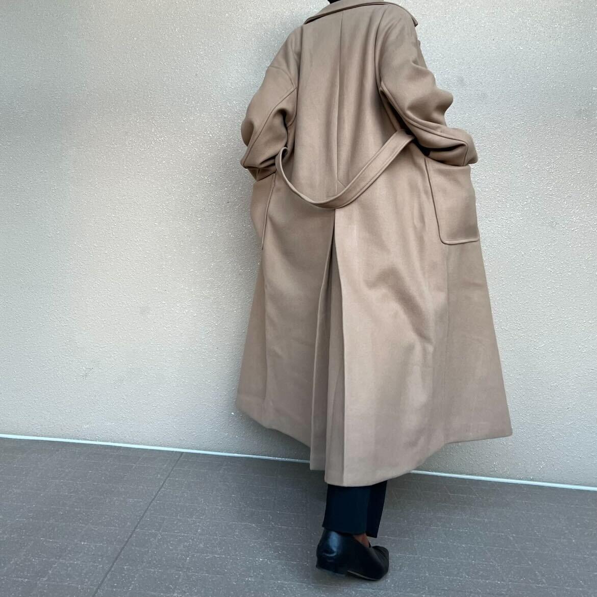 ベルテッドロングコート